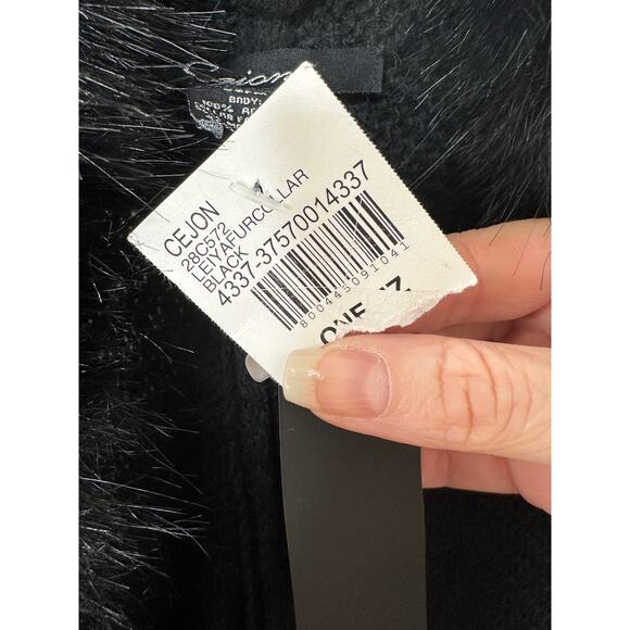 NWT Cejon Black The Leiya Faux Fur Trimmed Collar Poncho One Size - Picture 10 of 14